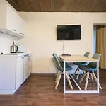Hotel Roj & *